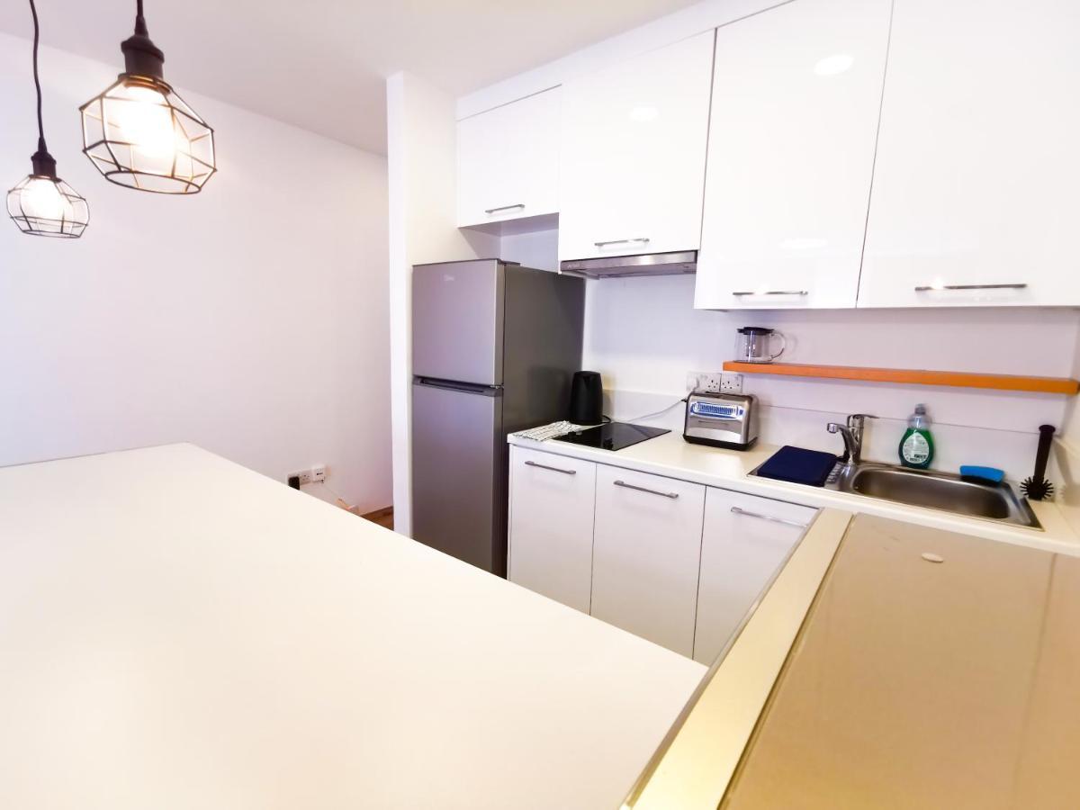Citycenter Boutique Apartment Larnaca Buitenkant foto