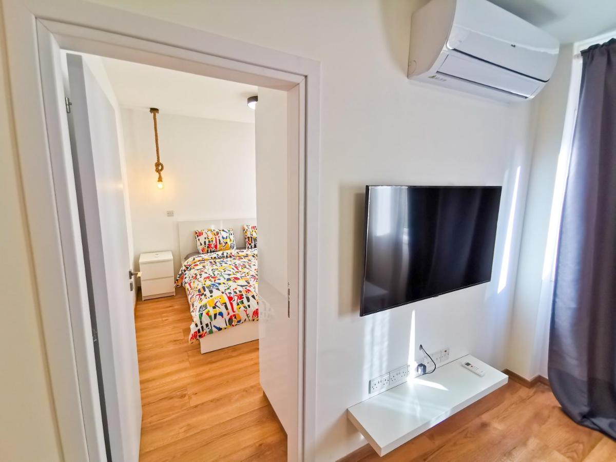 Citycenter Boutique Apartment Larnaca Buitenkant foto